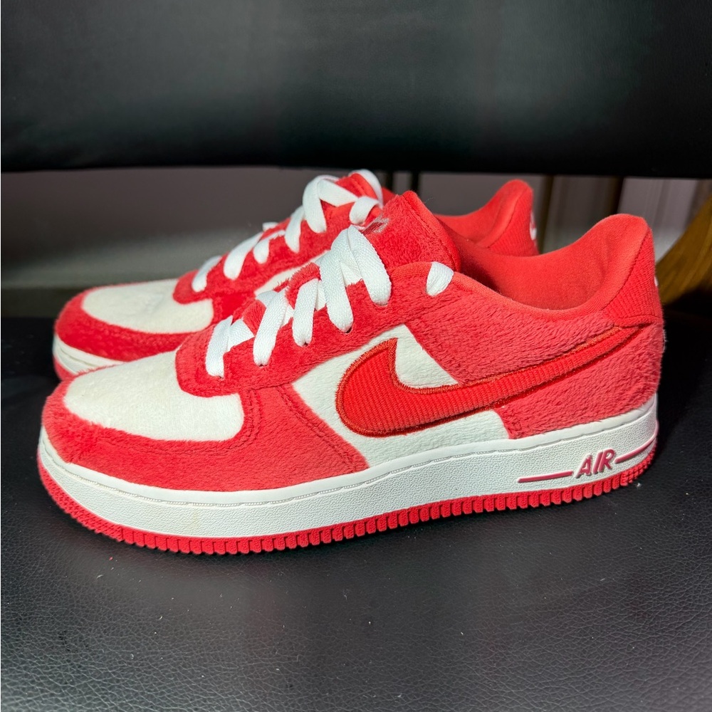 Nike Air Force 1 Low red white Valentine’s Day 2023 FZ3552-612 Sz 5Y